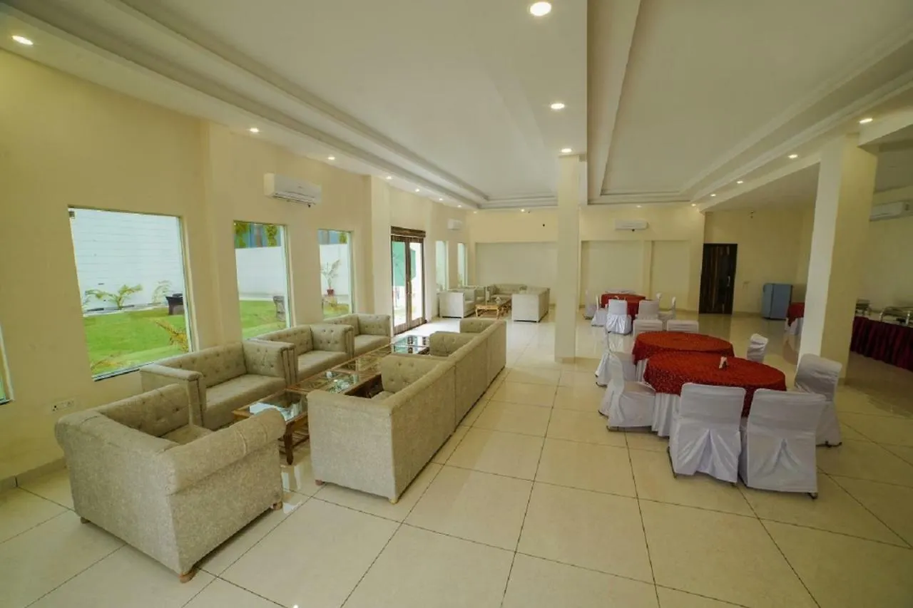 Hotel The English Garden Mohali
